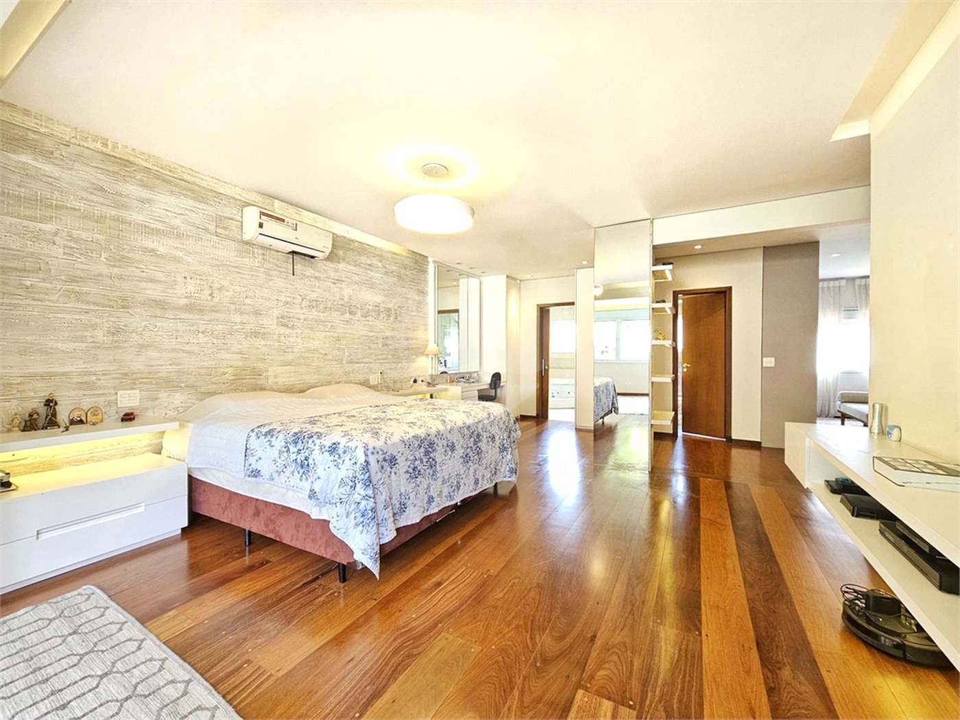 Casa à venda com 4 suítes no condomínio Ville Courchevel, São Paulo - SP