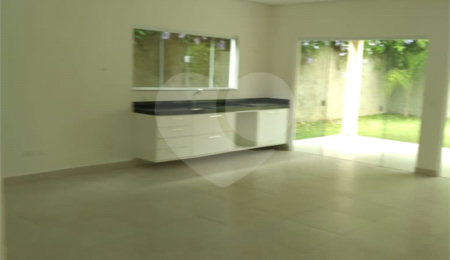 Casa à venda com 4 suítes no condomínio Saint Thomás Rua Uruana,9, Carapicuíba - SP