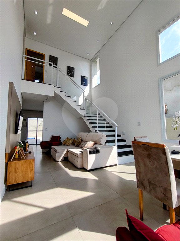 Casa à venda com 3 suítes no condomínio Residencial Alto da Floresta, Bom Jesus dos Perdões - SP