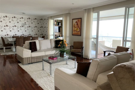 Apartamento à venda com 4 quartos, sendo 3 suítes, em Vila Andrade, São Paulo, SP