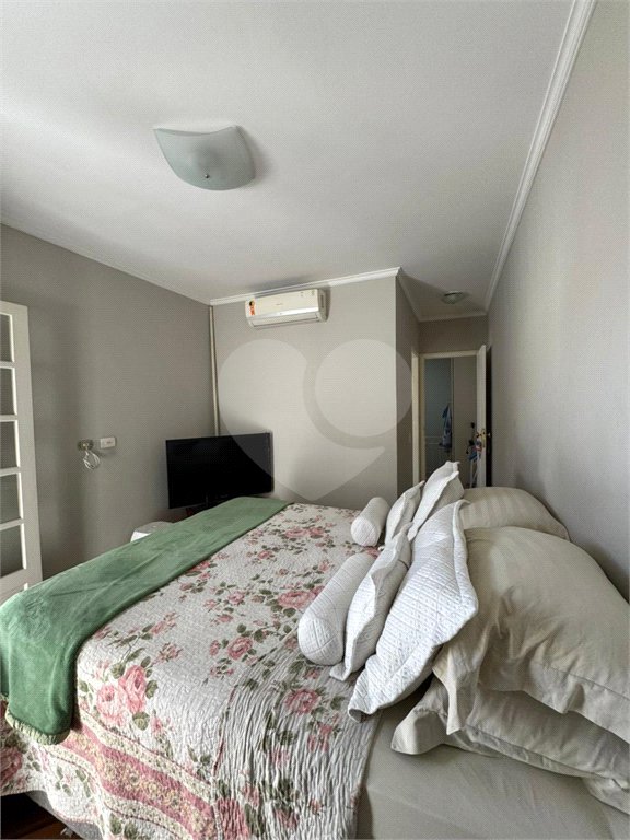 Casa à venda com 3 quartos, sendo 1 suíte, no condomínio Villagio Staluccia, São Paulo - SP
