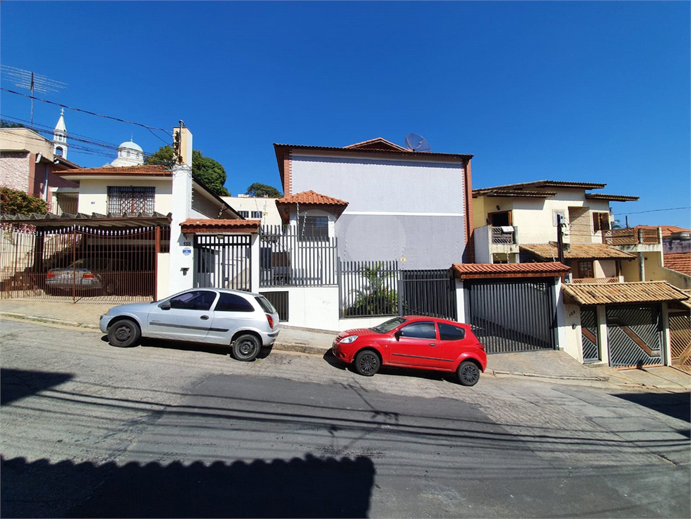 Casa à venda com 3 quartos, sendo 1 suíte, no condomínio Res Azaléias, São Paulo - SP