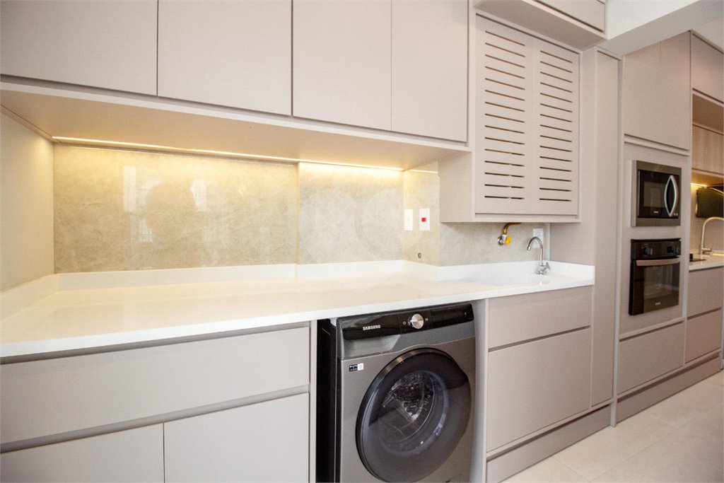 Apartamento à venda com 3 quartos, sendo 2 suítes, em Brooklin Paulista, São Paulo, SP