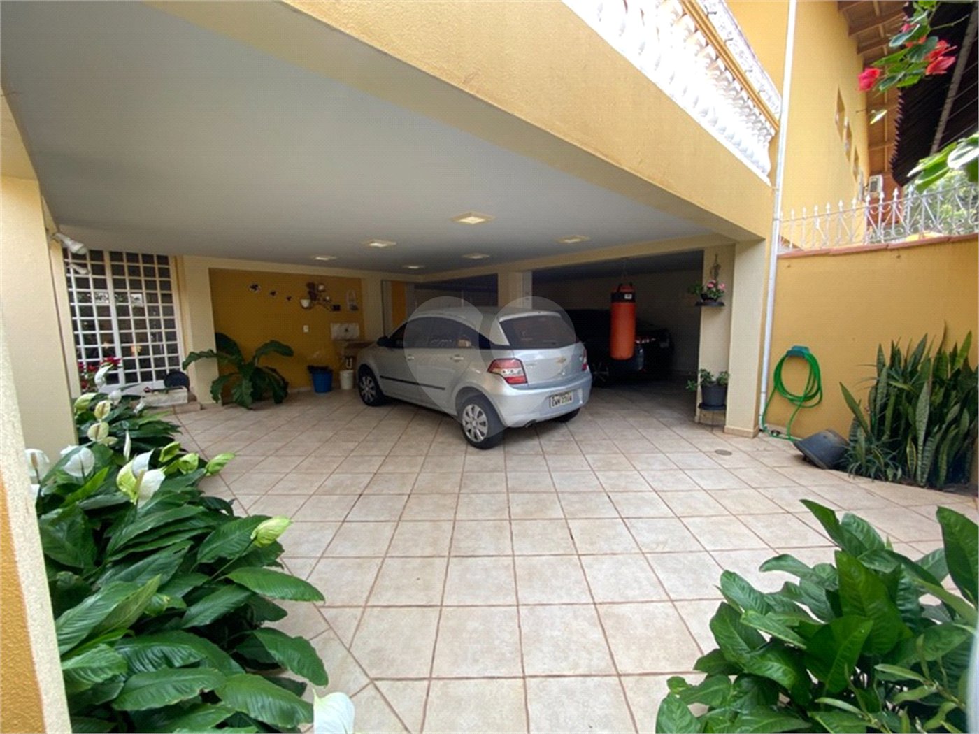 Casa à venda com 5 quartos, sendo 3 suítes, em Vila Almeida, Indaiatuba, SP
