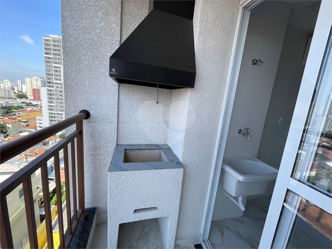 Apartamento à venda com 2 quartos, sendo 1 suíte,  em Parada Inglesa, São Paulo, SP