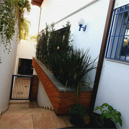 Casa à venda com 5 suítes em Jardim Leonor, São Paulo, SP