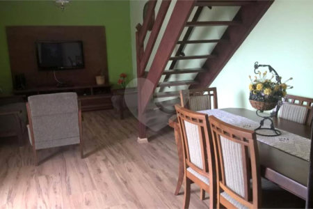 Sobrado à venda com 3 quartos, sendo 1 suíte, em Bocaina, Ribeirão Pires, SP