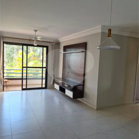 Apartamento à venda com 3 quartos, sendo 1 suíte,  em Cidade São Francisco, São Paulo, SP