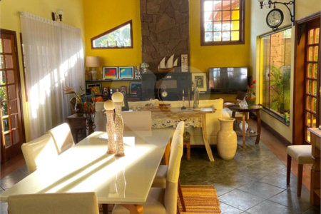 Casa à venda com 4 quartos, sendo 2 suítes, no condomínio Monte Belo, Salto - SP