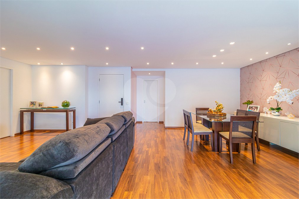 Apartamento à venda com 3 suítes em Chácara Santo Antônio, São Paulo, SP