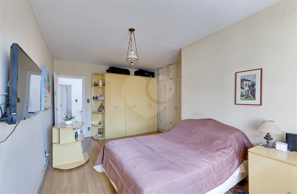 Sobrado à venda com 4 quartos, sendo 1 suíte, em Chácara Santo Antônio (zona Sul), São Paulo, SP
