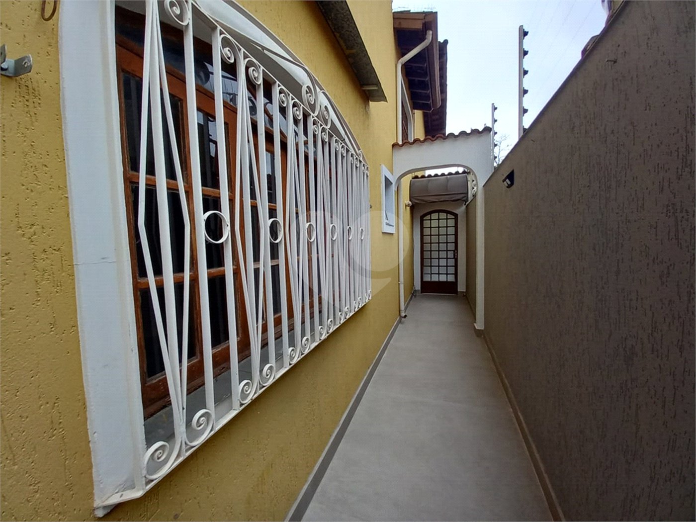 Sobrado à venda com 4 quartos, sendo 1 suíte, em Tremembé, São Paulo, SP