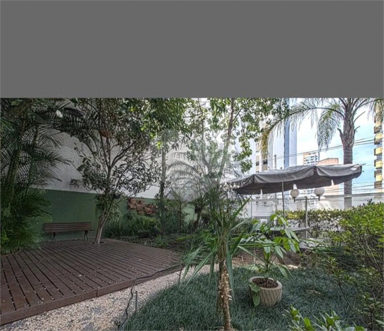Apartamento à venda com 3 quartos, sendo 1 suíte,  em Aclimação, São Paulo, SP
