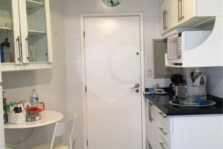 Apartamento à venda com 3 quartos, sendo 1 suíte, em Vila Andrade, São Paulo, SP