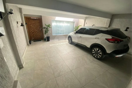 Sobrado à venda com 5 quartos, sendo 4 suítes, em Jardim Prudência, São Paulo, SP