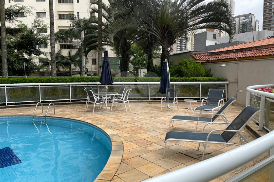 Apartamento à venda com 3 suítes em Campo Belo, São Paulo, SP