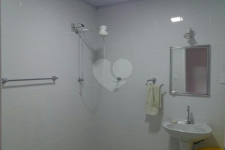 Casa à venda com 4 quartos, sendo 1 suíte,  em Jardim Helga, São Paulo, SP
