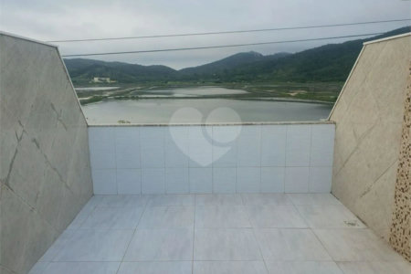 Casa à venda com 3 quartos, sendo 1 suíte, em Ogiva, Cabo Frio, RJ