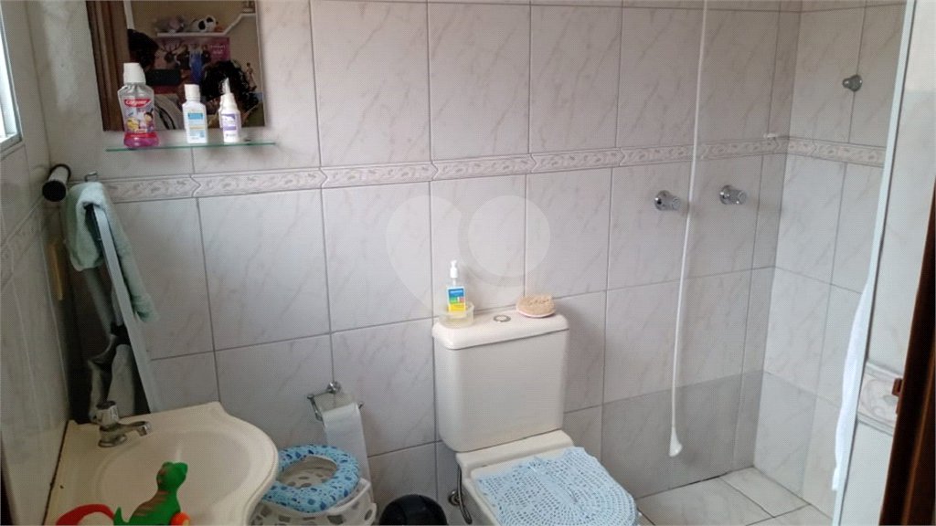 Casa à venda com 4 quartos, sendo 2 suítes,  em Jardim Terezópolis, Guarulhos, SP