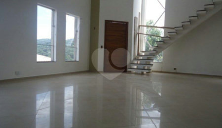 Sobrado à venda com 3 quartos, sendo 1 suíte,  em Vila Irmãos Arnoni, São Paulo, SP
