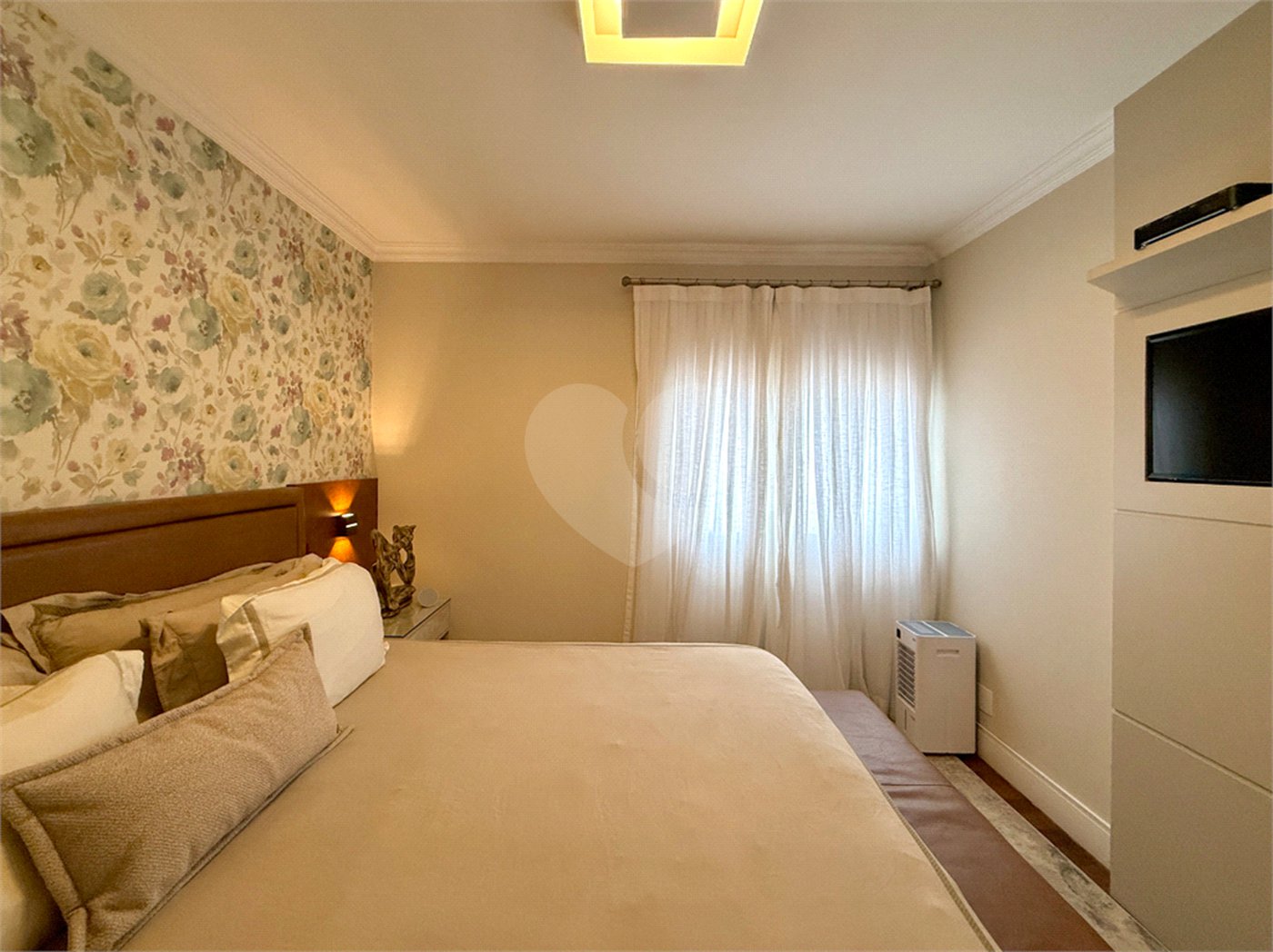 Apartamento à venda com 3 suítes em Campo Belo, São Paulo, SP