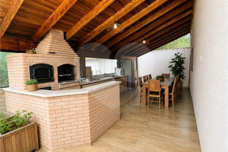 Casa Térrea à venda com 3 quartos, sendo 2 suítes,  em Luiz Fagundes, Mairiporã, SP