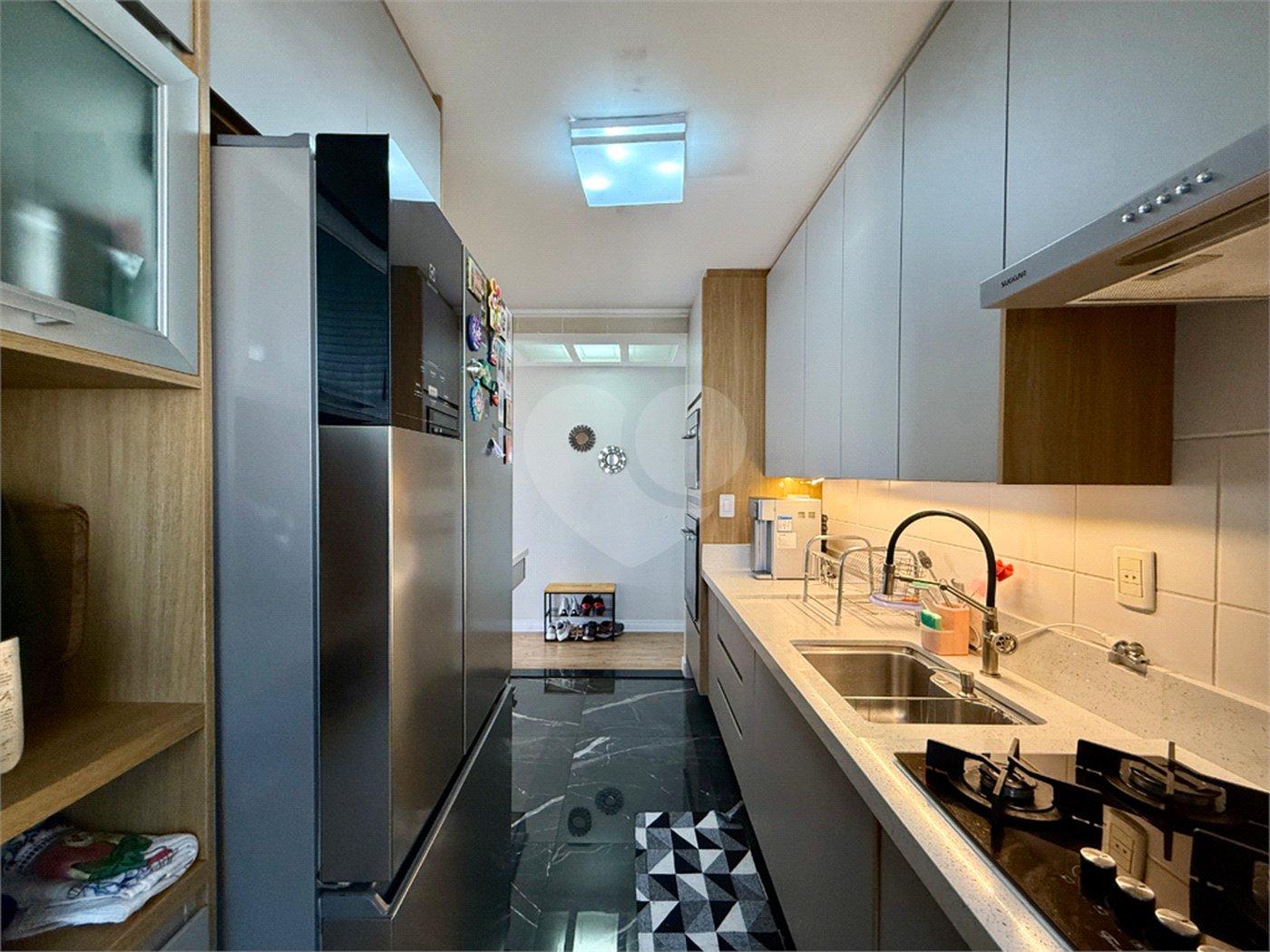 Apartamento à venda com 3 quartos, sendo 1 suíte, em Jardim Marajoara, São Paulo, SP