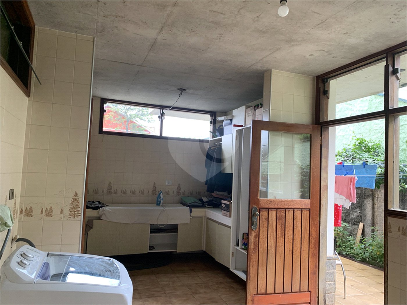 Sobrado à venda com 4 quartos, sendo 2 suítes,  em Tremembé, São Paulo, SP