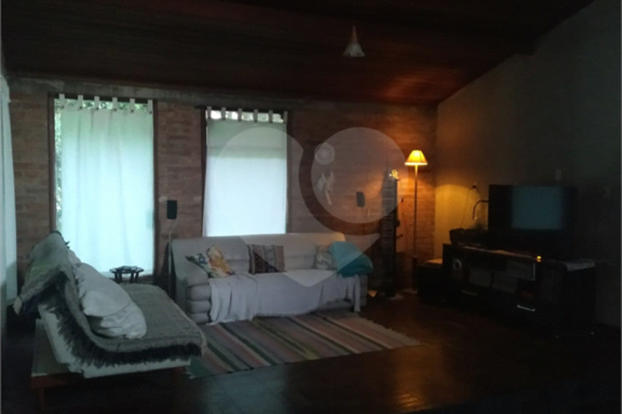 Casa à venda com 3 suítes no condomínio Alpes da Cantareira, Mairiporã - SP