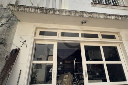 Sobrado à venda com 6 quartos, sendo 1 suíte, em Vila Nova Conceição, São Paulo, SP
