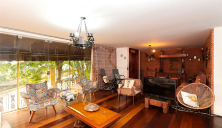 Casa à venda com 4 quartos, sendo 1 suíte, em Brooklin, São Paulo, SP