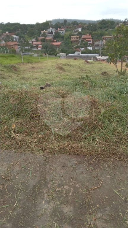 Terreno em Atibaia com 990 metros, pronto para construir, topografia declive, aceita financiamento