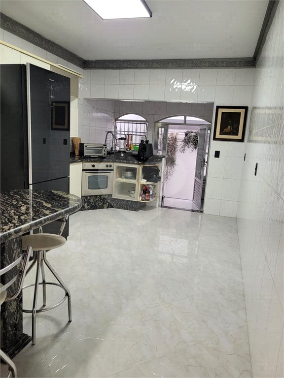 Casa à venda com 4 quartos, sendo 2 suítes,  em Vila Bela Flor, Mogi das Cruzes, SP