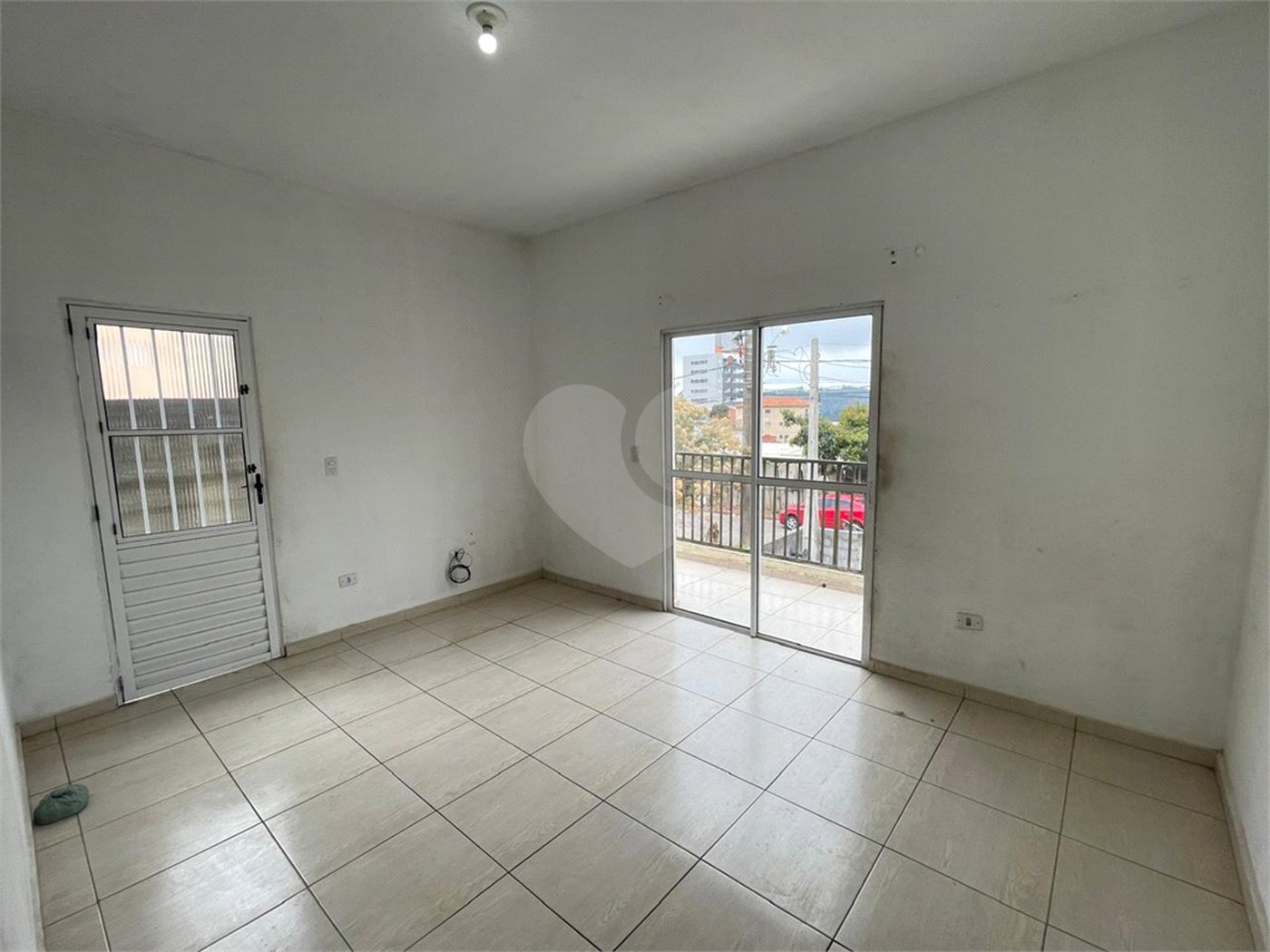 Sobrado à venda com 2 quartos, sendo 1 suíte, em Loteamento Jardim do Sol (mailasqui), São Roque, SP