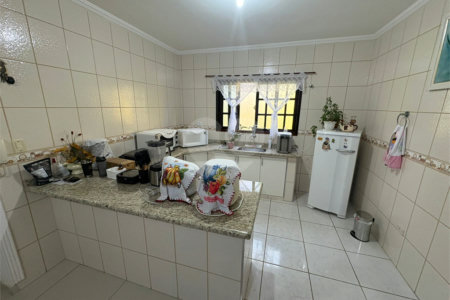 Casa à venda com 3 quartos, sendo 1 suíte, em Jardim Casa Branca, Suzano, SP
