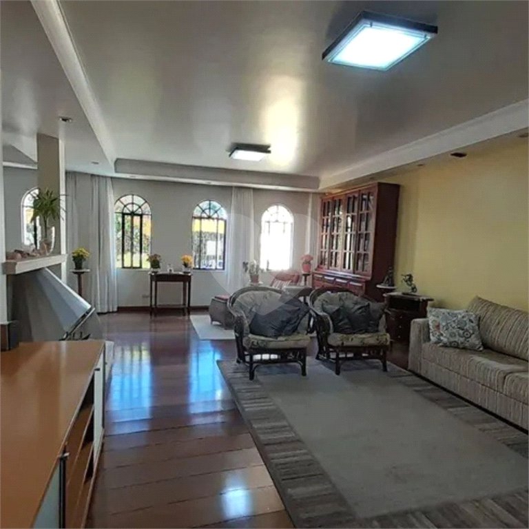 Sobrado à venda com 4 quartos, sendo 1 suíte, em Jardim Pinheiros, São Paulo, SP