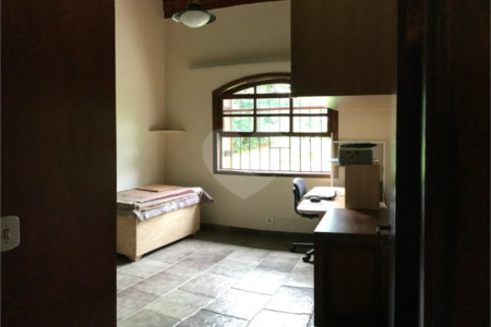 Casa à venda com 5 quartos, sendo 3 suítes, no condomínio Recanto das Flores, Indaiatuba - SP