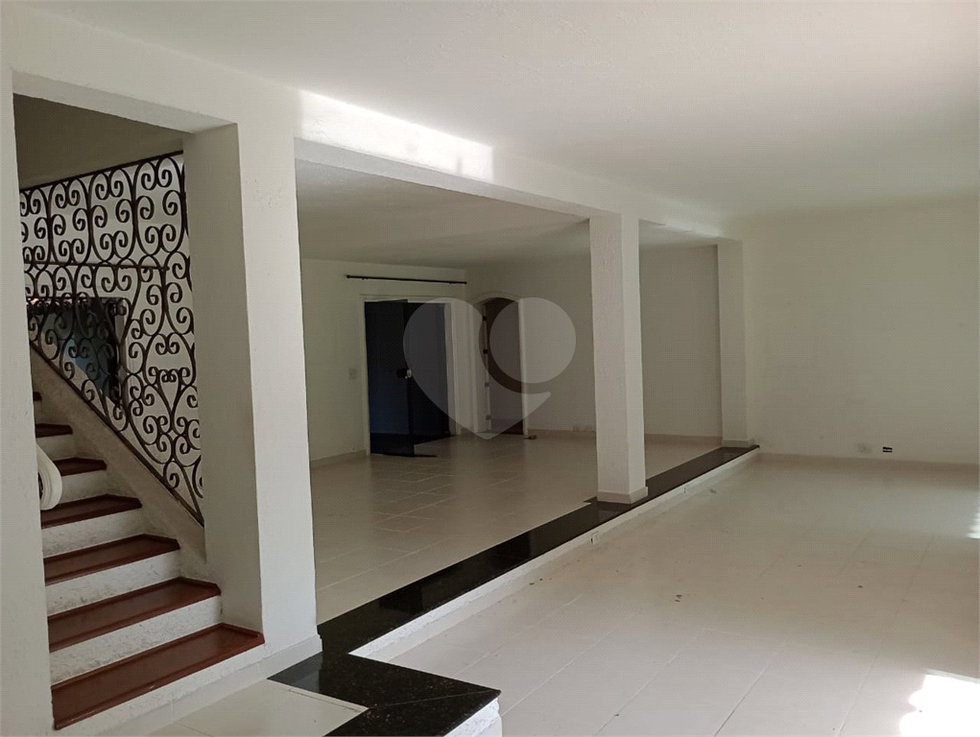 Casa à venda com 6 quartos, sendo 4 suítes,  no condomínio City Castelo, Itu - SP