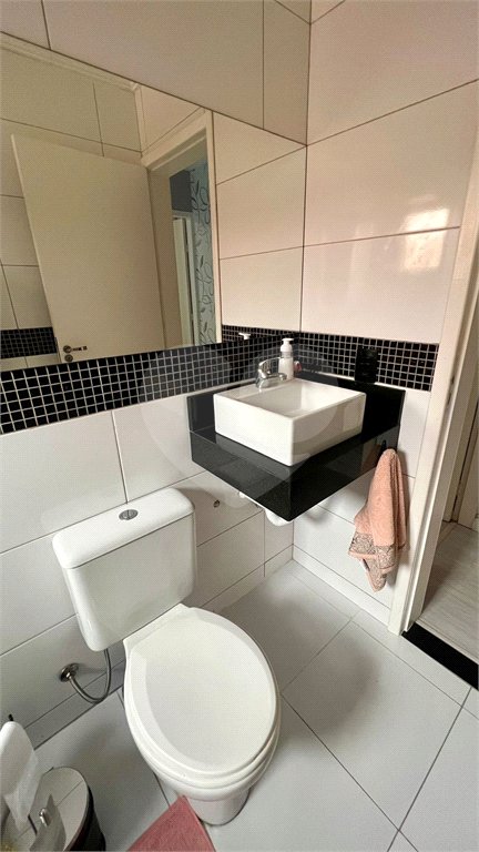 Casa à venda com 2 quartos no condomínio Rubi, Jacareí - SP