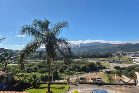 Chácara à venda ou locação no Jardim Estância Brasil – Atibaia/SP, com vista para a Pedra Grande