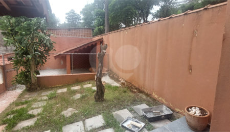 Sobrado à venda com 4 quartos, sendo 2 suítes, em Lavapés, Mairiporã, SP