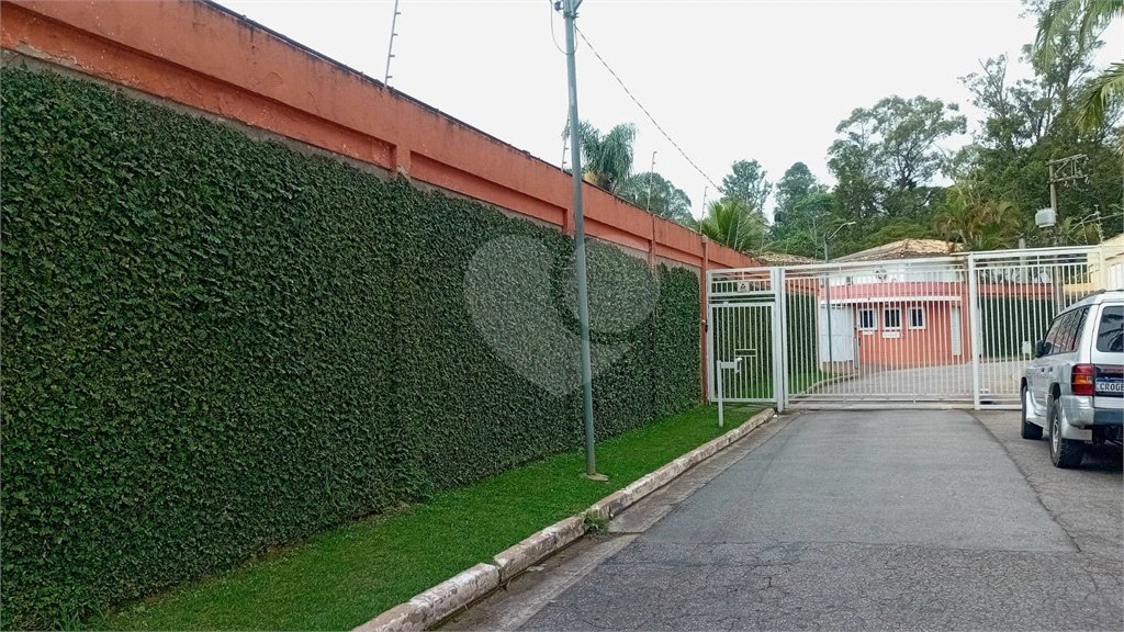 Casa à venda com 4 quartos, sendo 2 suítes, no condomínio Canamari, São Paulo - SP