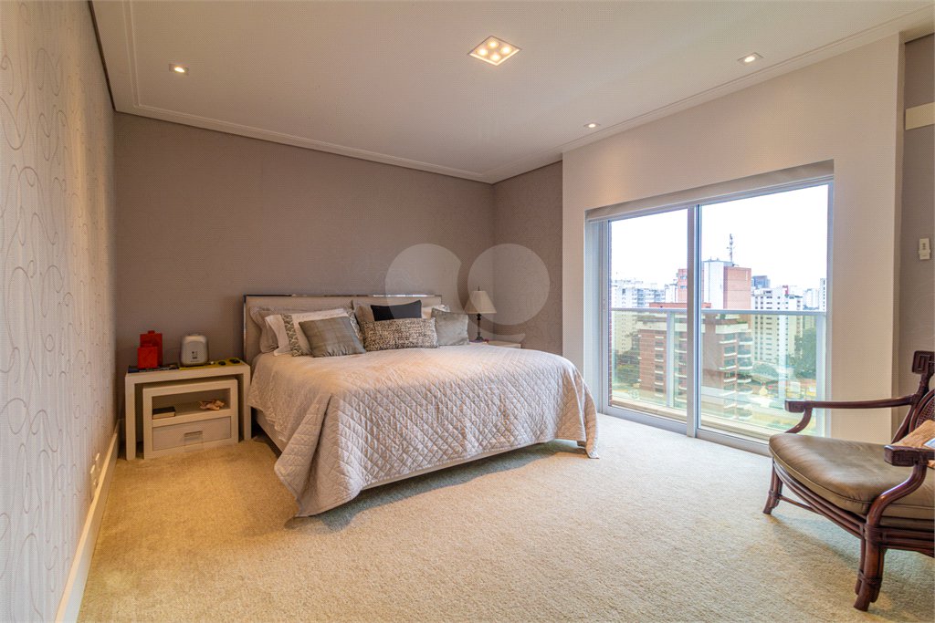 Apartamento à venda com 4 suítes em Campo Belo, São Paulo, SP