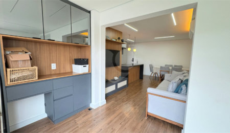 Apartamento à venda com 3 quartos, sendo 1 suíte,  em Santo Amaro, São Paulo, SP