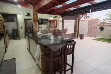 Casa à venda com 3 suítes no condomínio Aruã, Mogi das Cruzes - SP