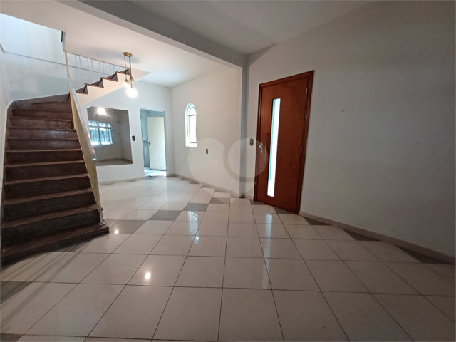 Sobrado à venda com 3 quartos em Vila Medeiros, São Paulo, SP