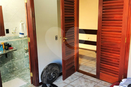 Casa à venda com 5 suítes no condomínio Estância Marambaia, Vinhedo - SP