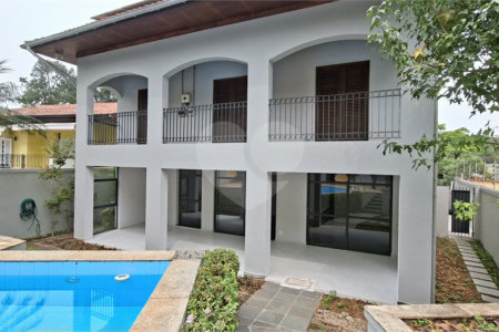Casa à venda com 4 quartos, sendo 2 suítes,  em Jardim Marajoara, São Paulo, SP