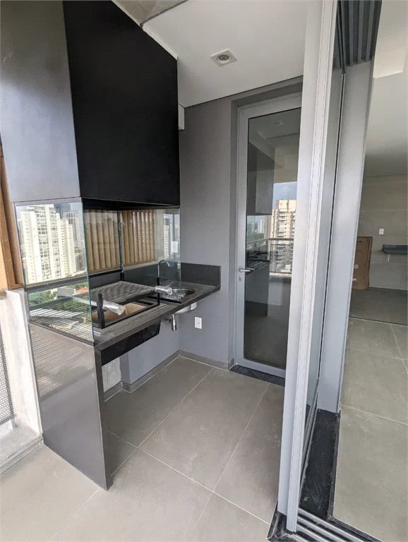 Apartamento à venda com 3 quartos, sendo 2 suítes, em Jardim das Acácias, São Paulo, SP