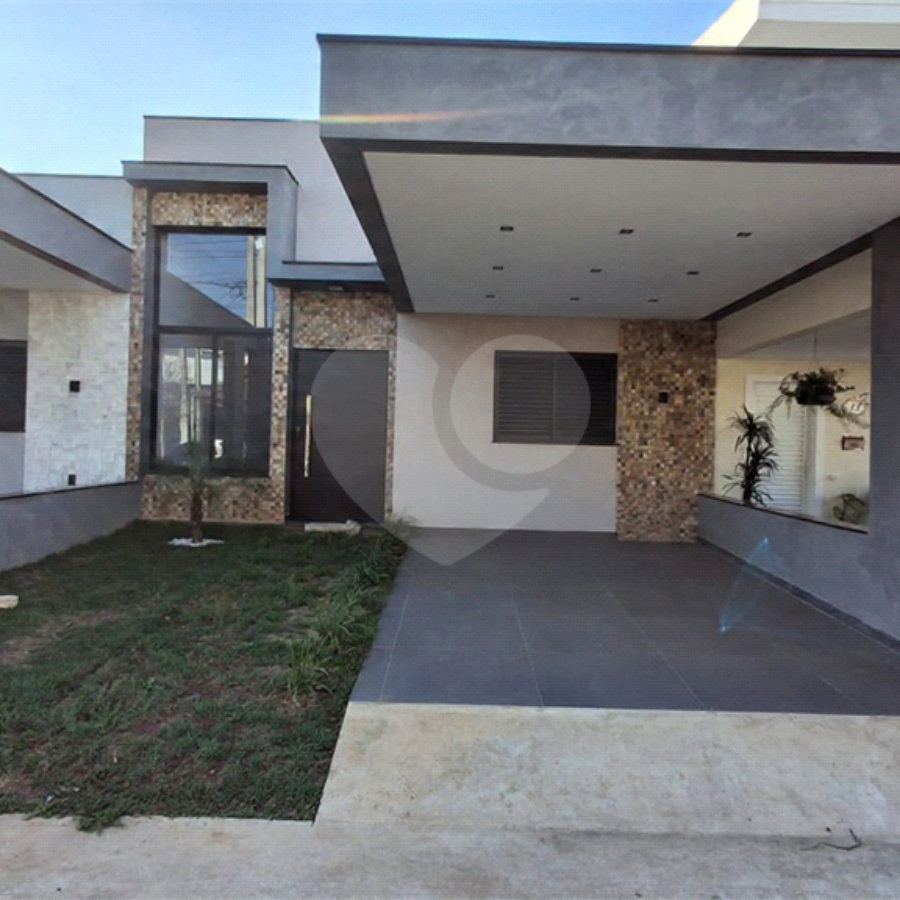 Casa à venda com 3 quartos, sendo 1 suíte, no condomínio Horto Florestal 1, Sorocaba - SP